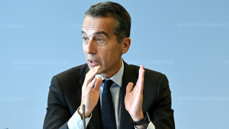 Der ehemalige SPÖ-Bundeskanzler Christian Kern (Bild: APA/ROLAND SCHLAGER)