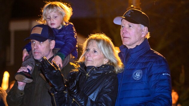 US-Präsident Joe Biden mit seiner Frau Jill, seinem Sohn Hunter und seinem Enkel Beau Jr. (Bild: AFP)