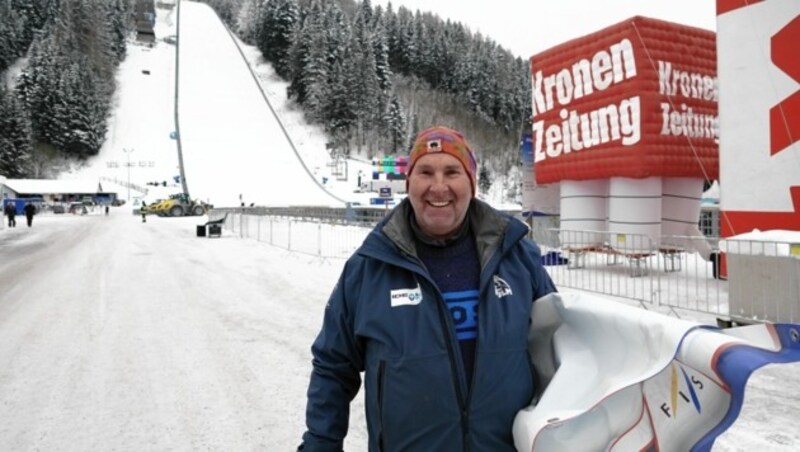 Die finalen Aufbauarbeiten am Kulm vor dem Skiflug-Wochenende (Bild: Pail Sepp)