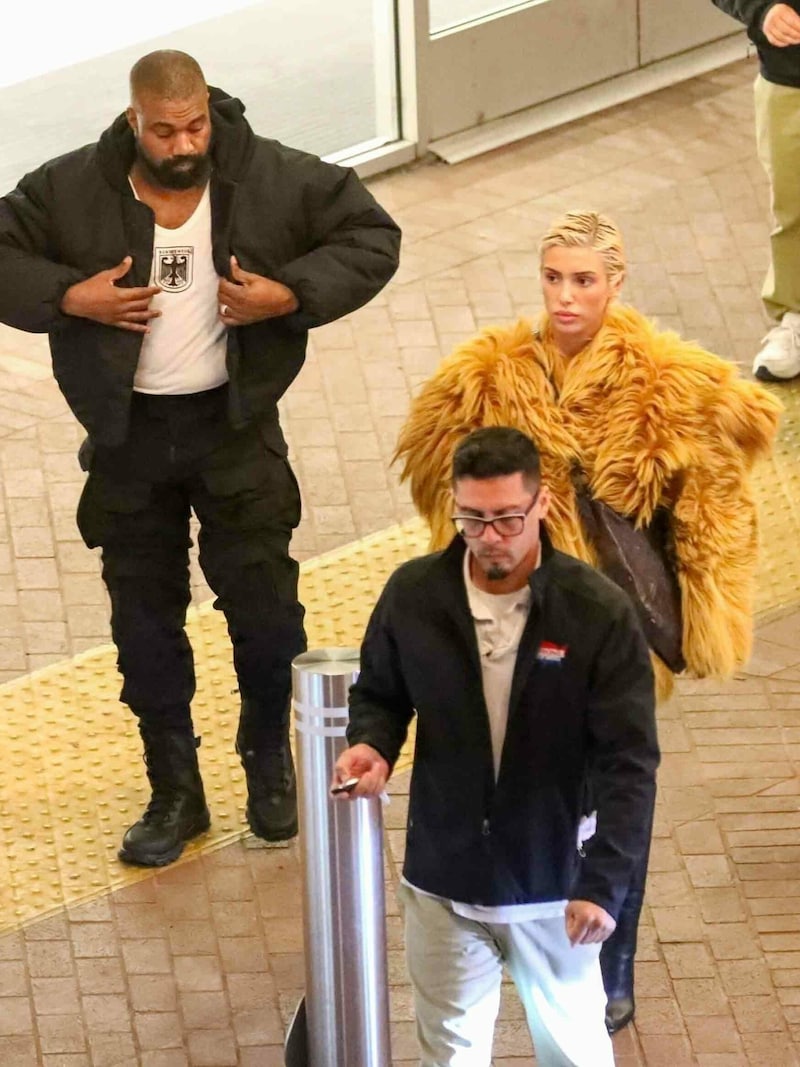 Kanye West mit Ehefrau Bianca Censori beim Shoppen in Los Angeles. (Bild: www.PPS.at)