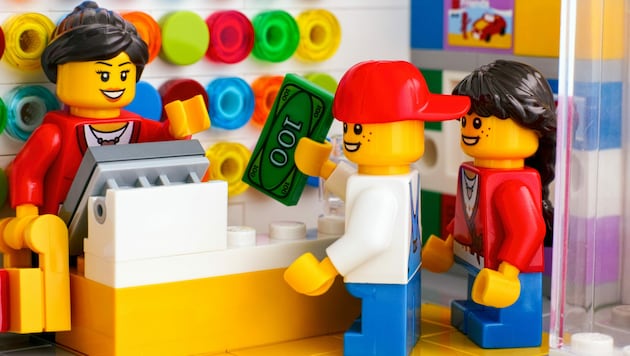 Statt Lego hat der Betrüger Sand versendet.  (Bild: rosinka79 - stock.adobe.com)
