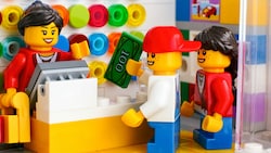 Statt Lego hat der Betrüger Sand versendet.  (Bild: rosinka79 - stock.adobe.com)