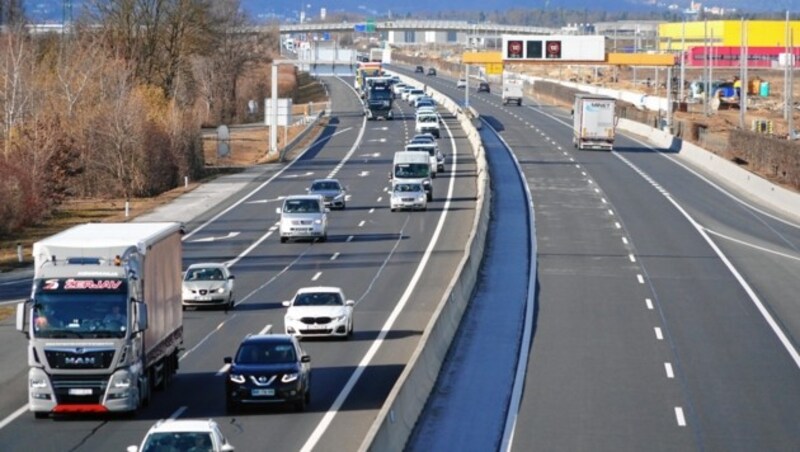 Die deutsche Bundesregierung hat sich im Streit um ein Aus für neue Autos mit Verbrennungsmotor mit der EU-Kommission geeinigt. (Bild: Sepp Pail)