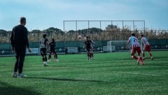 Im türkischen Side testete Austria Lustenau gegen Roter Stern Belgrad. Coach Markus Mader (links) war zufrieden mit der Leistung seines Teams. (Bild: Austria Lustenau)