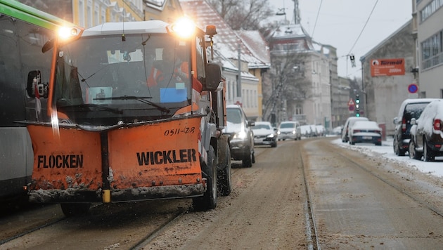 Die Räumfahrzeuge waren auch in Wien im Dauereinsatz. (Bild: Tomschi Peter)