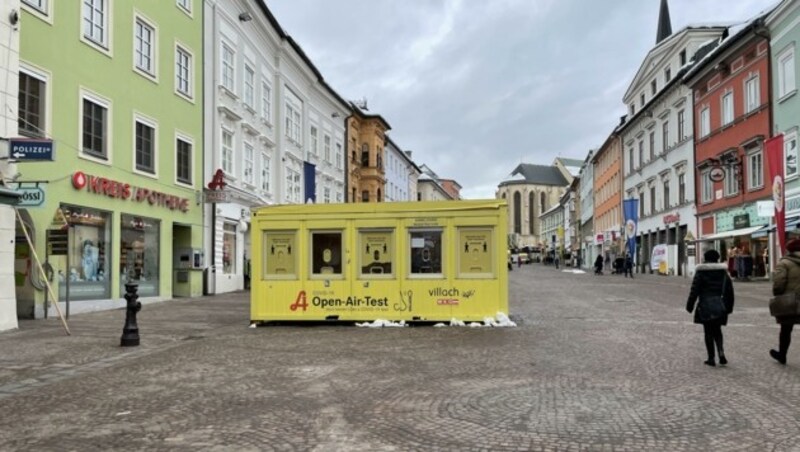 Auch die Testmöglichkeit im Container am Villacher Hauptplatz wird eingestellt. (Bild: Fister Katrin)