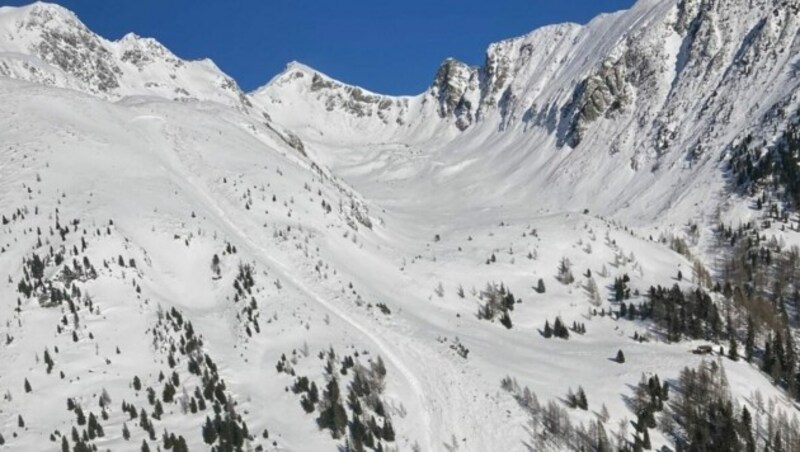 In den Niederen Tauern bei Krakau (Bezirk Murau) gingen am Sonntag mehrere Lawinen ab. (Bild: Bergrettung Steiermark)