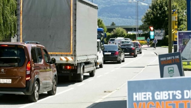 Für die Lustenauer ist klar: Es muss rasch etwas geschehen. Die Gemeinde forciert deshalb kurzfristige Maßnahmen, die eine Verkehrsentlastung garantieren. (Bild: Mathis Fotografie)