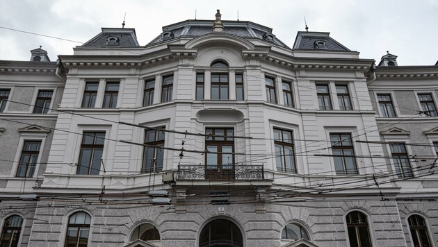 Die Frontansicht des Salzburger Justizgebäudes: Zwei Geschworenen-Prozesse stehen an. (Bild: Scharinger Daniel)