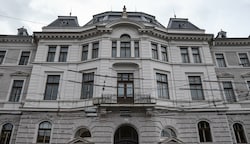 Die Frontansicht des Salzburger Justizgebäudes: Zwei Geschworenen-Prozesse stehen an. (Bild: Scharinger Daniel)