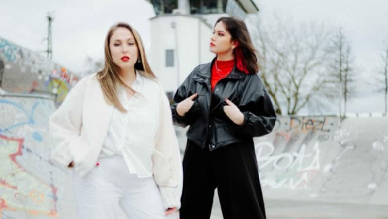 Salena und Teya - ein Power-Duo, das seinesgleichen sucht! Die beiden Sängerinnen bilden das erste weibliche Duett, das für Österreich beim Eurovision Song Contest an den Start geht. (Bild: ORF)