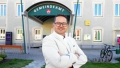 SPÖ-Bürgermeister Ernst Edelmann würde es freuen, wenn seine Gemeinde bald ein Kaffeehaus und eine Seniorentagesstätte hätte. (Bild: Judt Reinhard)