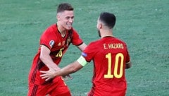 Thorgan Hazard (links) im Teamdress mit seinem Bruder Eden (Bild: AFP)