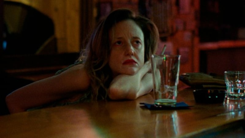 Andrea Riseborough bekam eine Oscar-Nominierung als beste Schauspielerin für ihre Rolle in „To Leslie.“. Zuvor hatten zahlreiche Hollywoodstars massiv für die Britin Werbung gemacht. (Bild: APA/Momentum Pictures via AP)