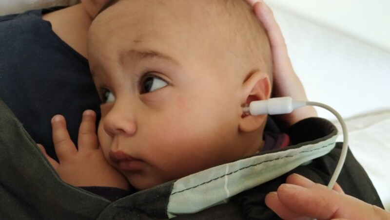 Schmerzfreie Untersuchung bei Babys mit Ultraschall (Bild: Pathmedical GmbH)