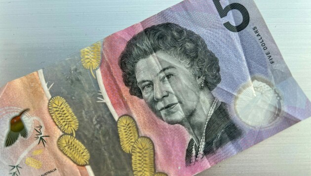 Das Porträt der gestorbenen Queen Elizabeth II. auf der australischen Fünf-Dollar-Banknote wird künftig durch ein Design ersetzt, das die Kultur und Geschichte der Ureinwohner würdigt. (Bild: AFP)