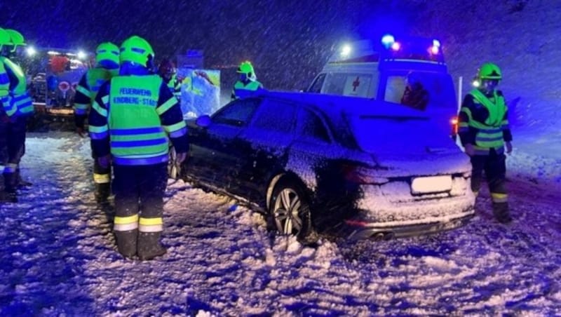 Heftiger Schneefall in der Steiermark (Bild: BFVMZ / FF Kindberg)