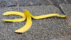 Bananenschalen: Die geruchsintensiven Objekte sind unbedingt aus dem Auto zu entfernen. (Bild: Markus Wenzel)