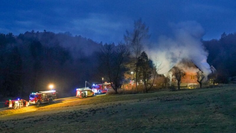 Auch die Feuerwehr Hatzendorf rückte aus. (Bild: BFVFB/C. Karner)