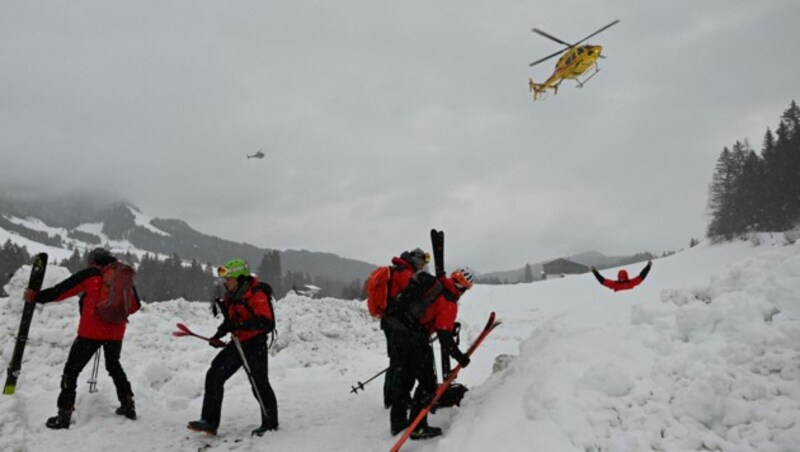 Am Wochenende standen die Einsatzkräfte im Dauereinsatz (Bild: zoom.tirol)