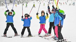 Die Welt hat sich am Hochficht zur Freude der Skifahrer von grün in weiß gewandelt - bis zu 130 Zentimeter Schnee! Am Samstag waren die Pisten voll. (Bild: Dostal Harald)