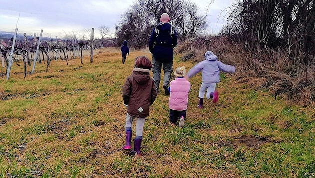 Winterspaziergang des 53-Jährigen mit den Kindern (Bild: zVg)