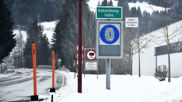 Katschberg und Radstädter Tauern waren am Samstag für Pkw nur mit Ketten passierbar. (Bild: Holitzky Roland)