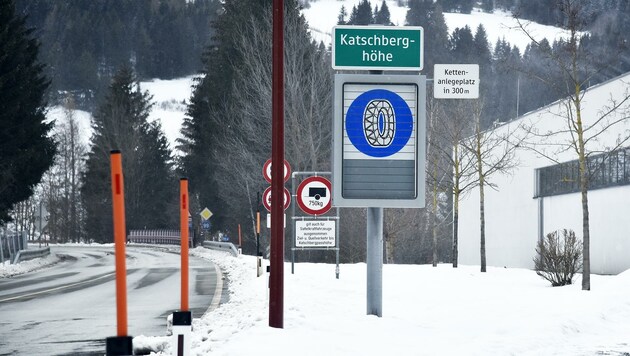 Katschberg und Radstädter Tauern waren am Samstag für Pkw nur mit Ketten passierbar. (Bild: Holitzky Roland)