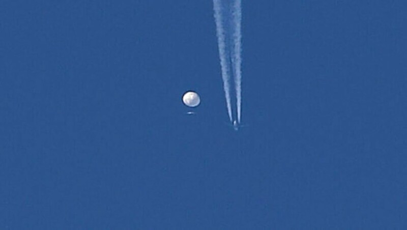 Dieser Spionageballon wurde über der Ostküste der USA abgeschossen. (Bild: AP)