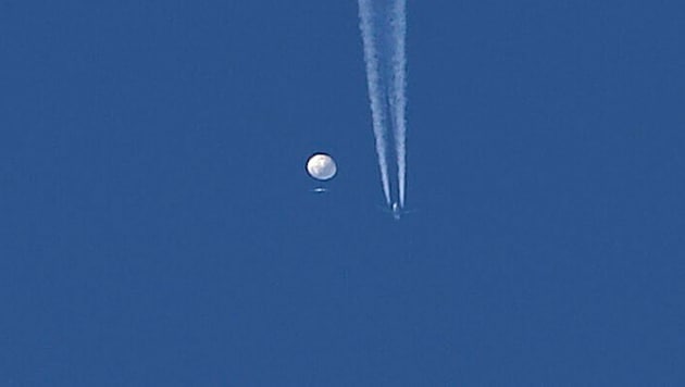 Der Spionageballon wurde über der Ostküste der USA abgeschossen. (Bild: AP)