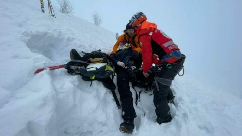 Bergung der verletzten Australierin (37) in Hippach (Bild: ZOOM.TIROL)