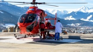 Más de una docena de helicópteros de rescate salvan a los entusiastas de los deportes de invierno heridos (Imagen: zeitungsfoto.at)
