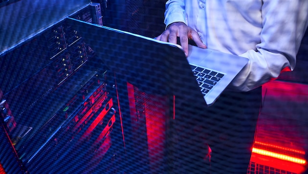 A Cisco study identifies an acute need for action in terms of cyber security precautions at eight out of ten companies in Europe. (Bild: stock.adobe.com)