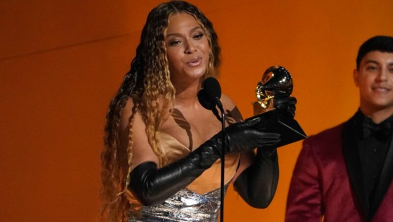 „Ich versuche, nicht emotional zu sein“, sagte Beyoncé am Sonntagabend bei den Grammy Awards in Los Angeles. (Bild: APA/Chris Pizzello/Invision/AP)