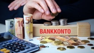 Etwa 50 Euro oder über 200 Euro kann ein normales Kontopaket im Jahr kosten – bei vergleichbaren ...