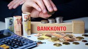 Etwa 50 Euro oder über 200 Euro kann ein normales Kontopaket im Jahr kosten – bei vergleichbaren ...