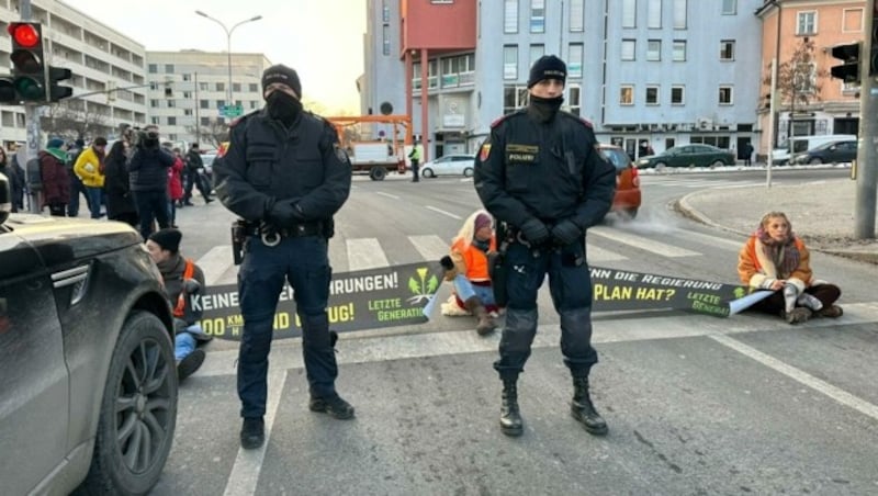 Innerhalb von Sekunden war die Polizei vor Ort. (Bild: Jennifer Kapellari)