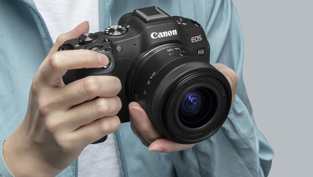 Die neue Canon EOS R8 soll ab April erhältlich sein. (Bild: Canon)