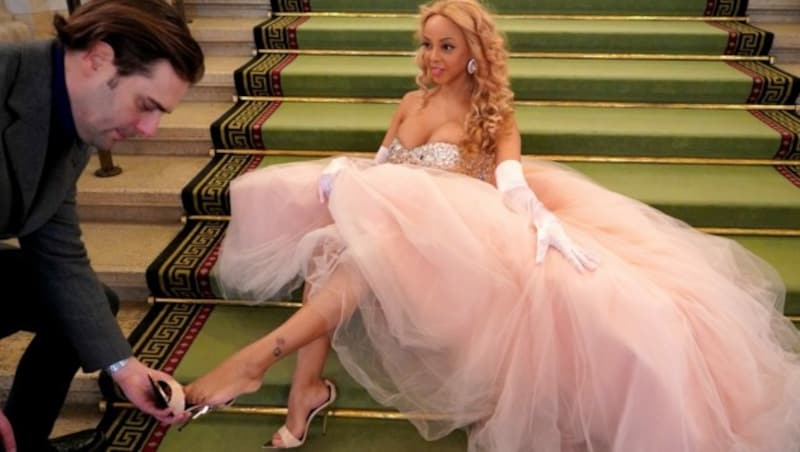 Bahati Venus hat sich eine Cinderella-Robe für den Opernball ausgesucht - und es ist ein Secondhand-Kleid. (Bild: Christina Noélle )