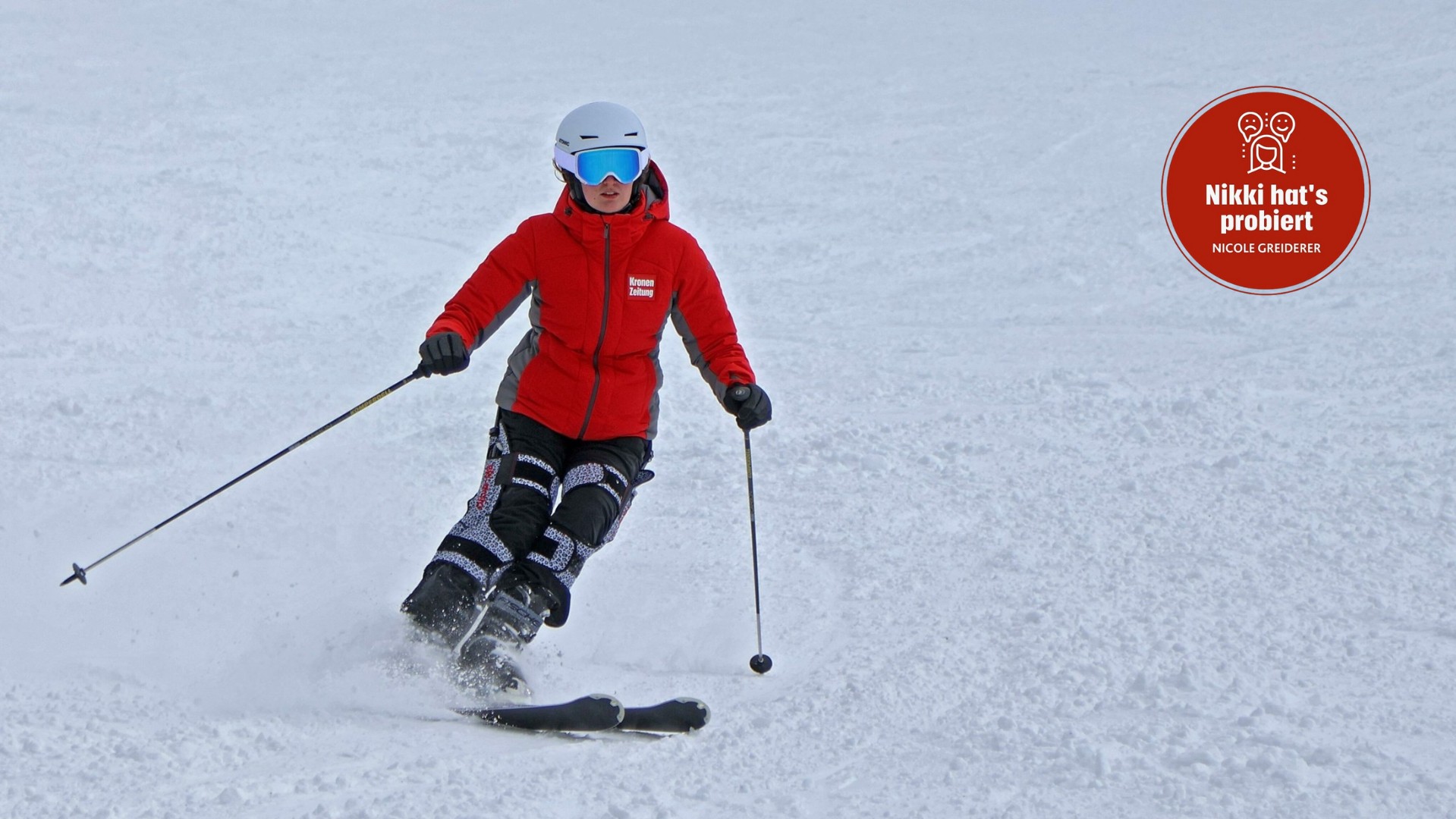 „Krone“-Redakteurin Nicole Greiderer testete das Ski-Mojo in Kitzbühel. (Bild: Johanna Birbaumer)