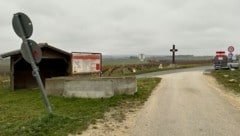 Der Grenzübergang in Neckenmarkt (Burgenland), der mit Klein-Lkw oder Autos nicht passiert werden darf, zählt zu den Hotspots der illegalen Migration. (Bild: Christian Schulter)