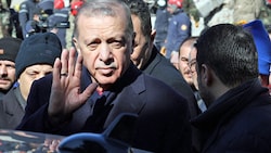 Ob der türkische Präsident Recep Tayyip Erdogan in diesem Jahr wiedergewählt wird? Der Termin für die Wahl im Mai soll laut einem Regierungsvertreter überhaupt wackeln. (Bild: APA/AFP/ADEM ALTAN)