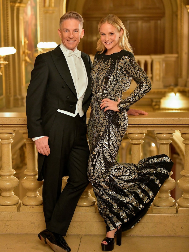 Andi Knoll und Mirjam Weichselbraun moderieren in diesem Jahr gemeinsam den Opernball. (Bild: ORF/Thomas Ramstorfer)