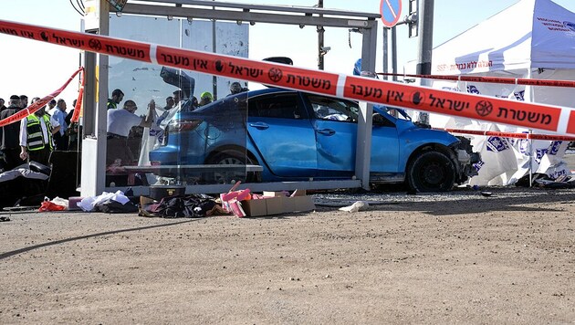 Das Auto erfasste sieben Menschen, die in Ramot offenbar gerade auf den Bus warteten. (Bild: Copyright 2023 The Associated Press. All rights reserved.)