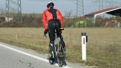 Wegen eines schweren Unfalls eines Radfahrers musste in Preding der Hubschrauber ausrücken. (Bild: P. Huber)