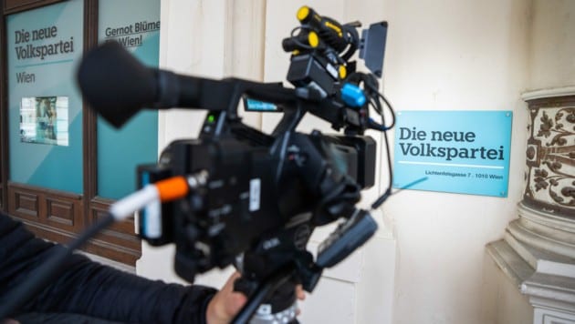 Der Dokumentationsfilm „Projekt Ballhausplatz“ zeichnet den Aufstieg von Sebastian Kurz zum Bundeskanzler sowie den Umbau der schwarzen ÖVP zur türkisen „Neuen Volkspartei“ nach. (Bild: APA/GEORG HOCHMUTH)