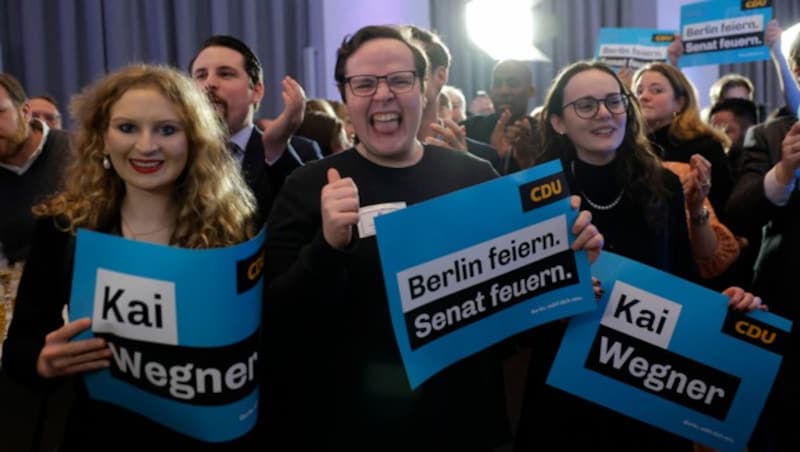 Die CDU feierte am Sonntagabend bereits den Wahlsieg. (Bild: AFP)