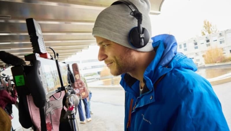 Adrian Goiginger geht mit seiner Familie Skifahren (Bild: Starpix/ Alexander TUMA)