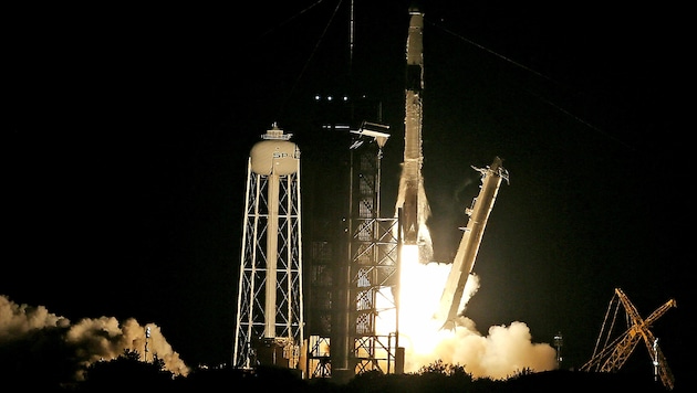 Die saudische Raumfahrtmission soll mithilfe einer SpaceX-Rakete aus den USA beginnen. (Bild: APA/AFP/Gregg Newton)
