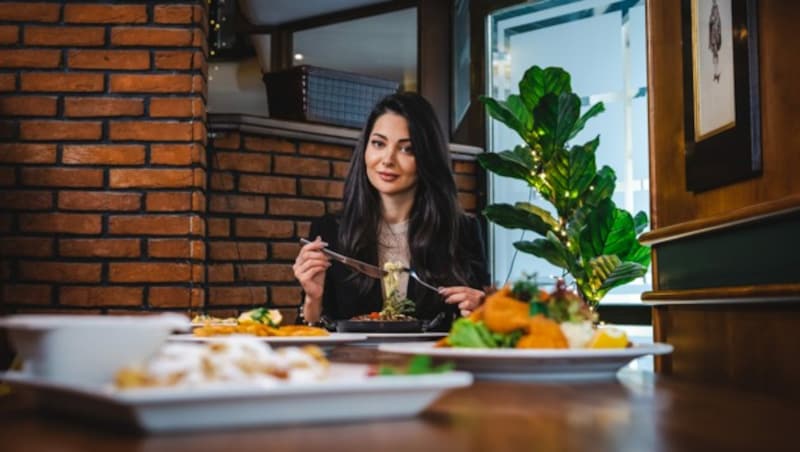 Auf der Speisekarte ist alles zu finden, was die Wiener Küche zu bieten hat, vom Kassenschlager, dem „Wiener Schnitzel“, über „Steirischen Backhendlsalat“ bis hin zu einem klassischen „Kaiserschmarren“. (Bild: Stefan Popovici Sachim)